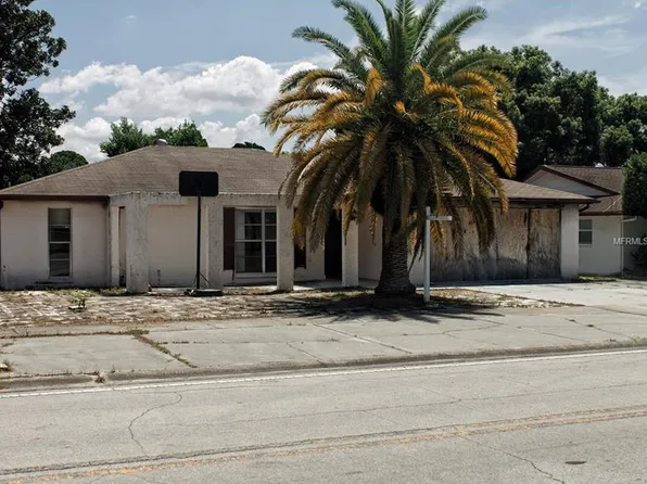 6148 Moog Rd, Holiday, FL 34690