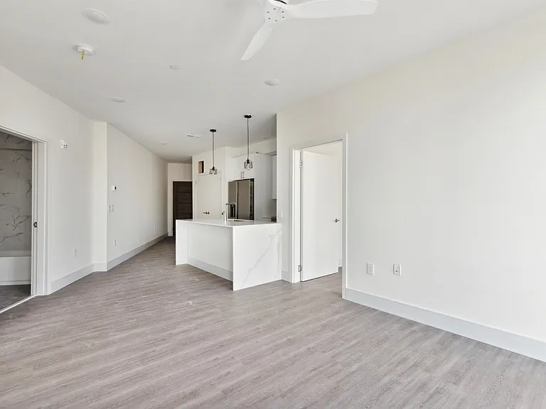 1221 E Fletcher St #310A — Photo 40