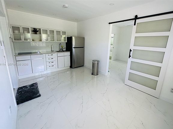 5th image of 1315 NE 181st St #1