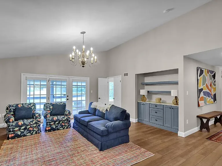 143 Riversedge Dr #3 — Photo 5