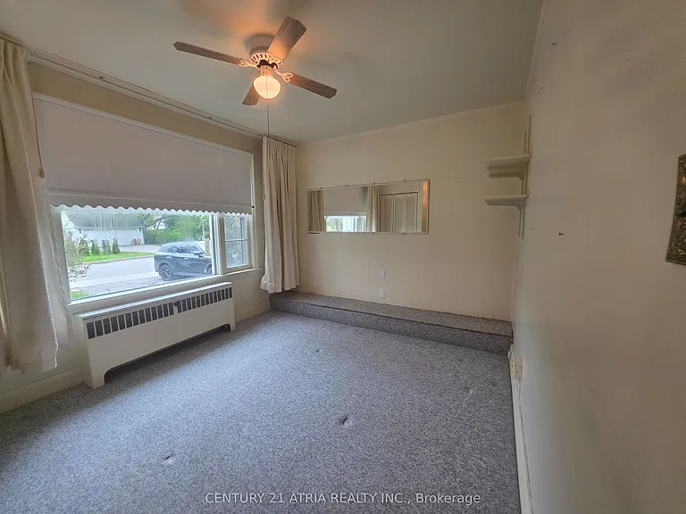 32 Meadowview Ave — Photo 10