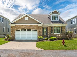 21 Somerset Dr, Rocky River, OH