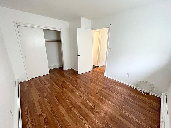 3rd image of 29 Corona Ave Floor 1