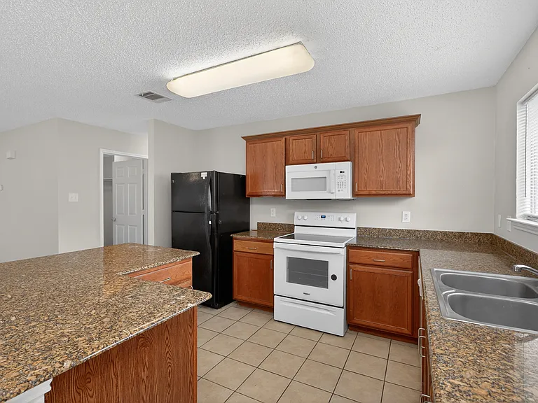 361 Blairwood Dr — Photo 8