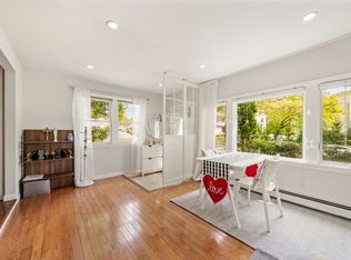 3 Burton Pl, Cresskill, NJ 07626