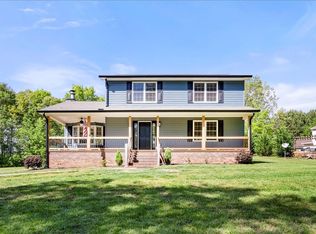 121 Harvey Rd, Central, SC 29630