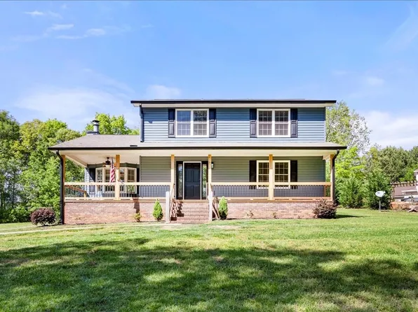 121 Harvey Rd, Central, SC 29630