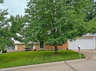 66 Forest Knoll Dr, Fenton, MO 63026