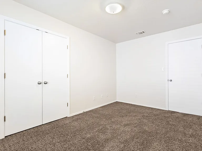 9719 Crescent Moon — Photo 17
