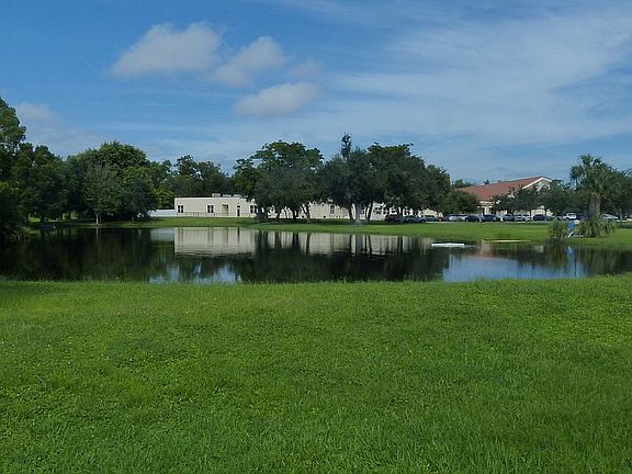 5th image of 27 Red Poinciana Dr