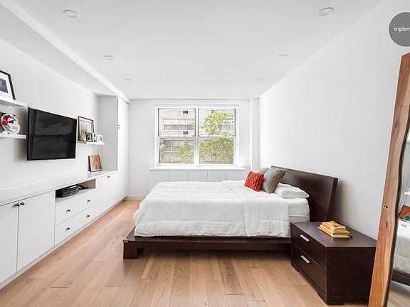 3rd image of 315 E 70th St APT 3H