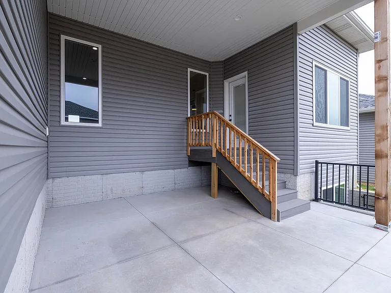 8620 S 50th Ct — Photo 46