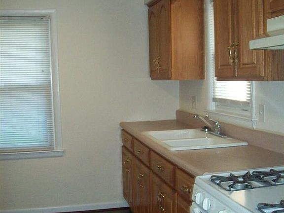 4th image of 603 Lenawee St