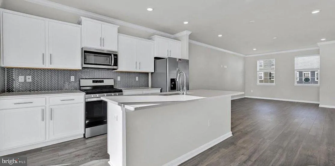 4 bed, 3.5 bath, 1969 sqft, $3,250 — Photo 3