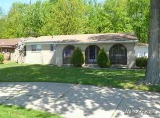 11331 Common Rd, Warren, MI 48093