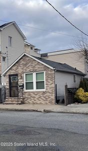 557 Hunter Ave, Staten Island, NY, 10306