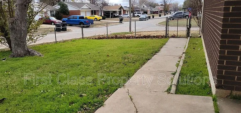 661 NW 16th St — Photo 30