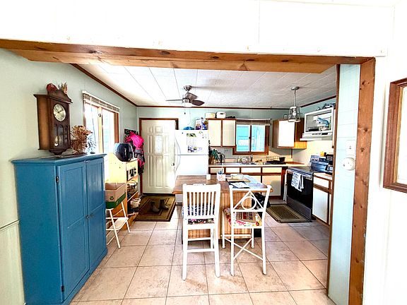 5th image of 36 Aiken Cr