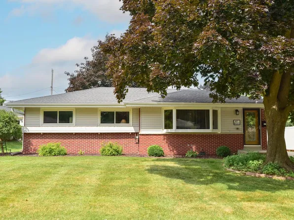 W171N9335 Briarwood TERRACE, Menomonee Falls, WI 53051