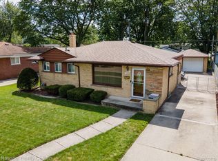 8247 Randy Dr, Westland, MI 48185