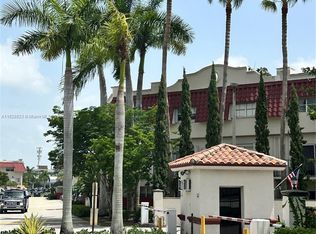 Villas Of Pinecrest Condo, Pinecrest, FL 33156