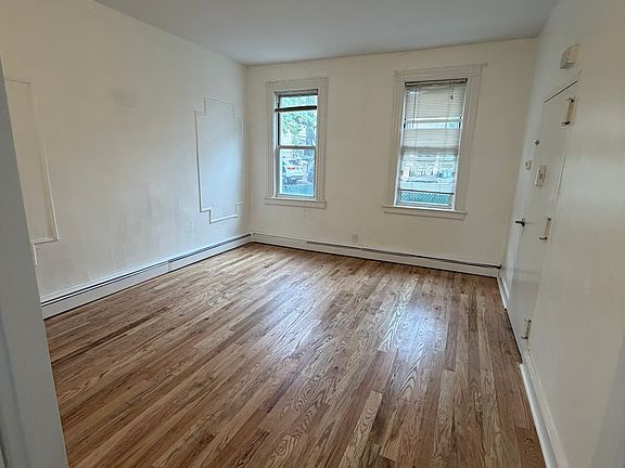 5th image of 2822 43rd St #1