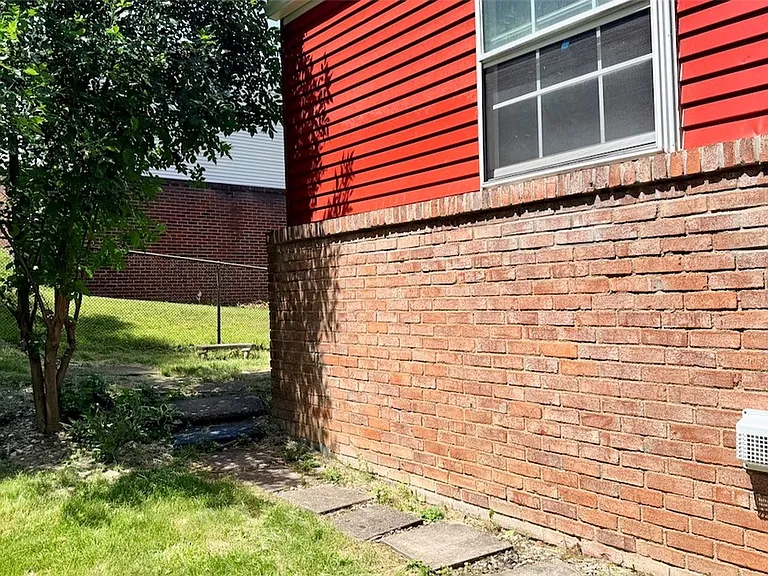 3812 Louisa St — Photo 39