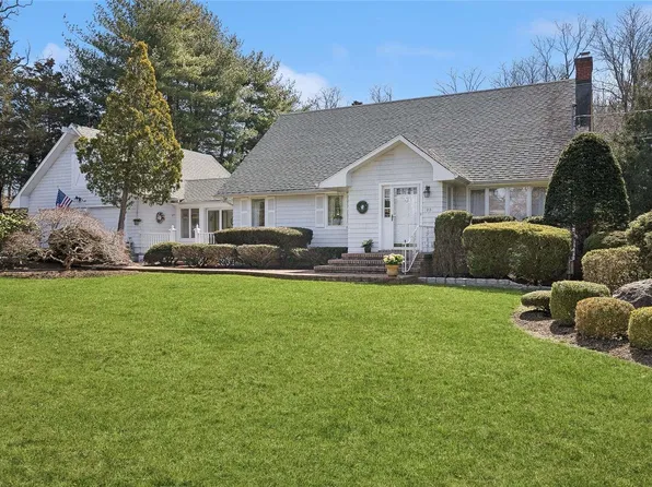 23 Conscience Circle, Setauket, NY 11733