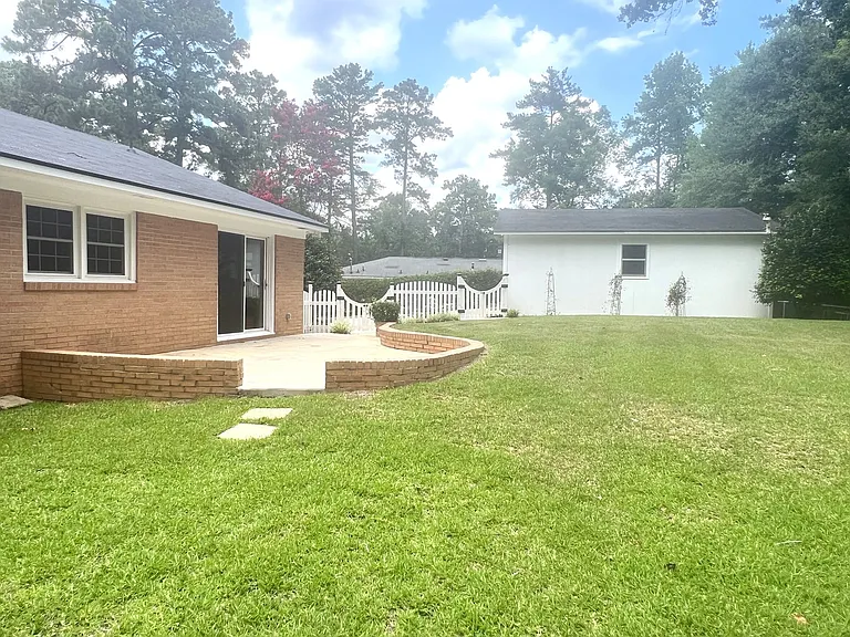 1943 Birchwood Way — Photo 54