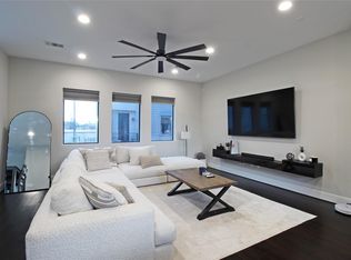 959 Saint Augustine St, Houston, TX 77023