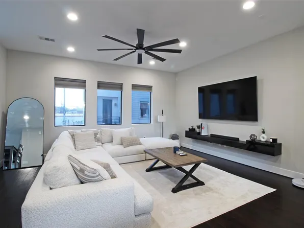 959 Saint Augustine St, Houston, TX 77023