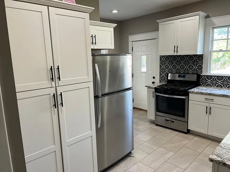 2247 N Capitol Ave — Photo 2