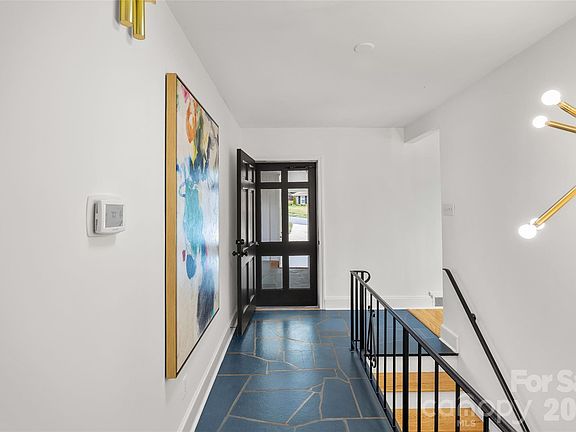 5th image of 301 Whitestone Rd