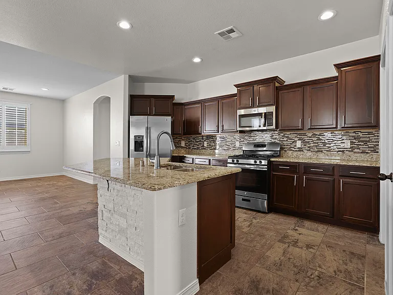 12776 Runway Ave — Photo 11
