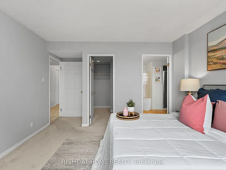 6 Humberline Dr #323 — Photo 27