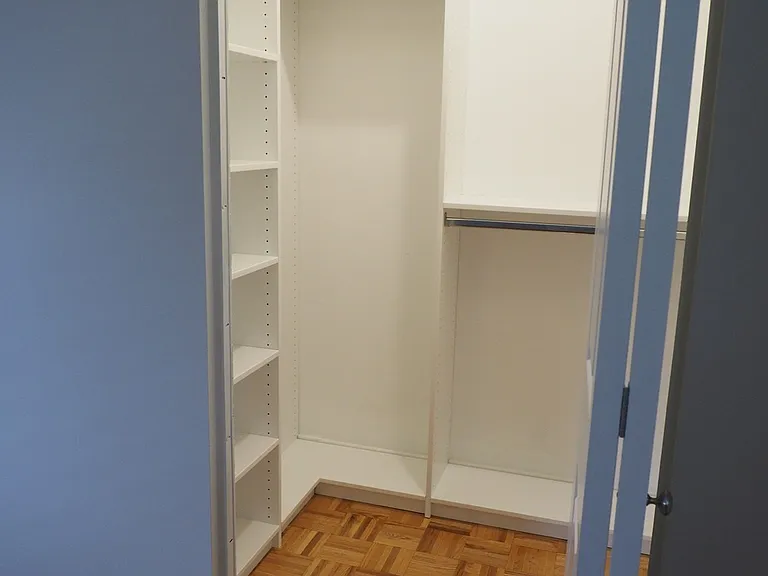 10 Longwood Dr #10 — Photo 13