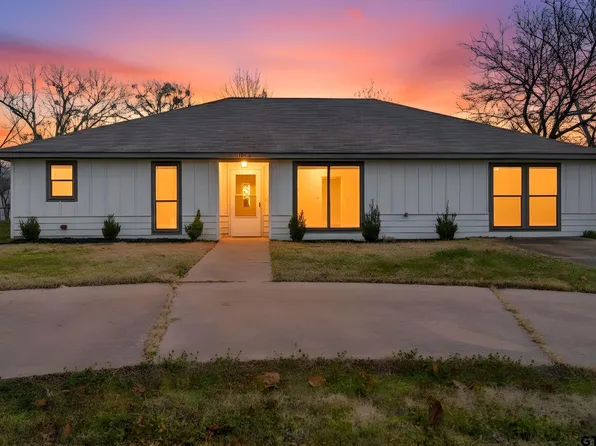 400 Baker St, Lindale, TX 75771