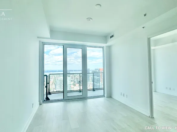 75 James St S, Hamilton, ON