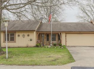 18810 Sunrise Dr, Belton, MO 64012