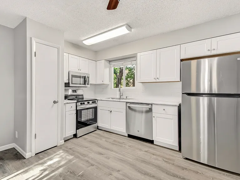 2462 E Willamette Ave — Photo 8