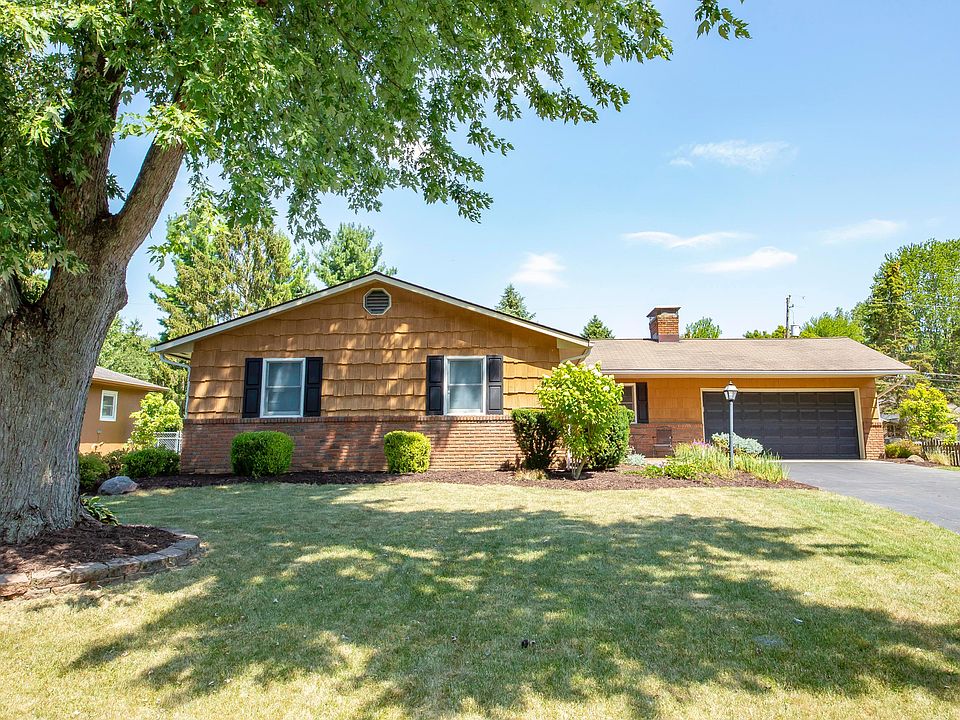 1st image of 3684 Darbyshire Dr