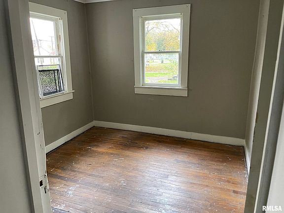 3rd image of 608 W Cherry St #2