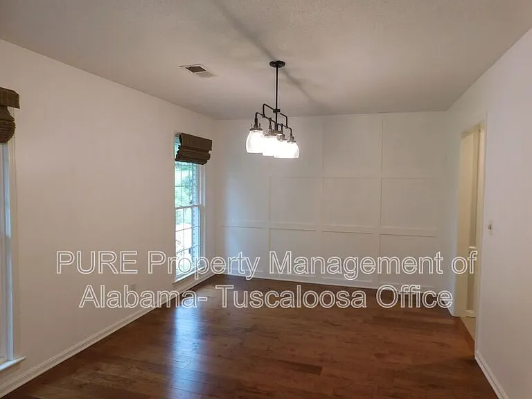 1213 Heritage Ln — Photo 6