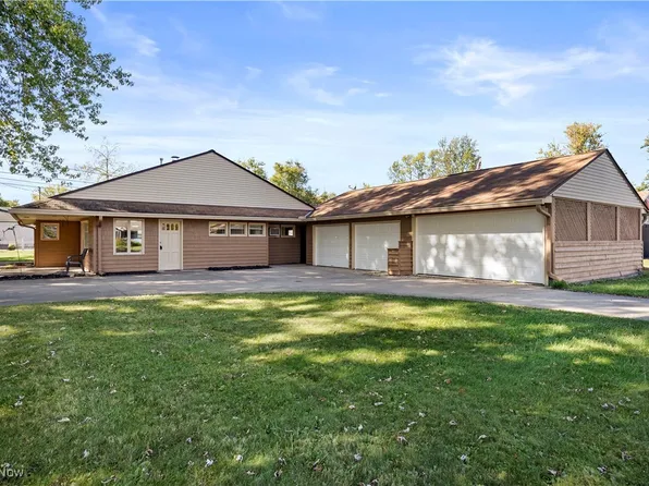 552 Treadway Blvd, Sheffield Lake, OH 44054