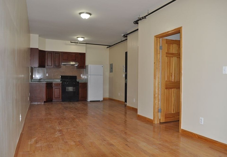 2nd image of 1612 Nostrand Ave APT 2R