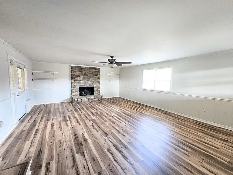 1512 Atwick Dr — Photo 3