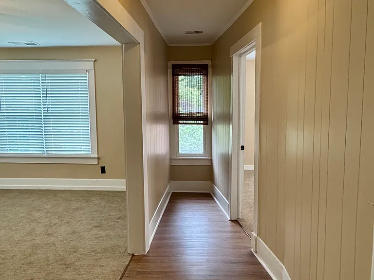 2020 Linden Ave — Photo 9