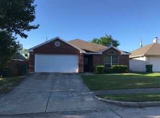 921 Simon Dr, Cedar Hill, TX 75104