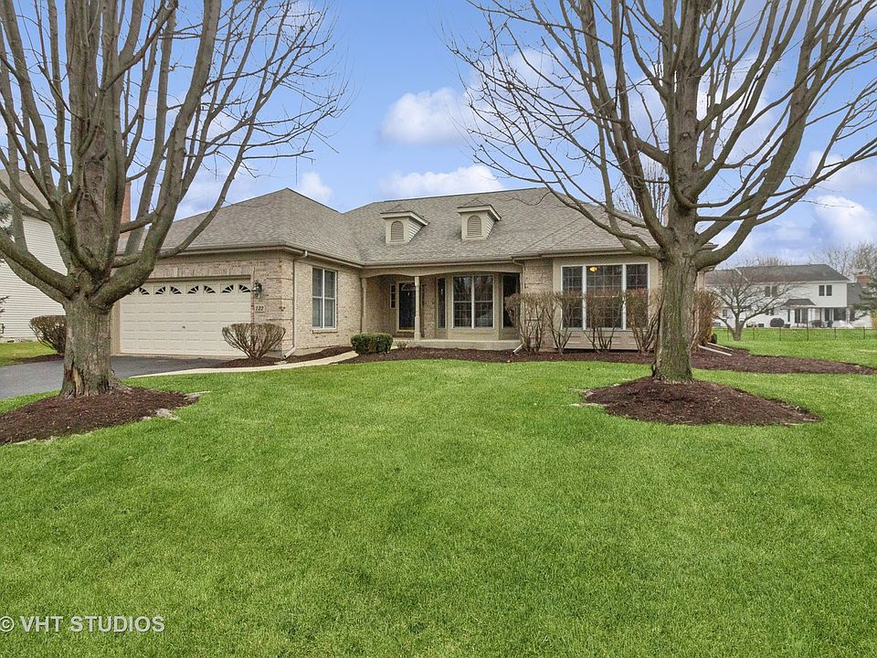 1st image of 122 N Daniels Dr