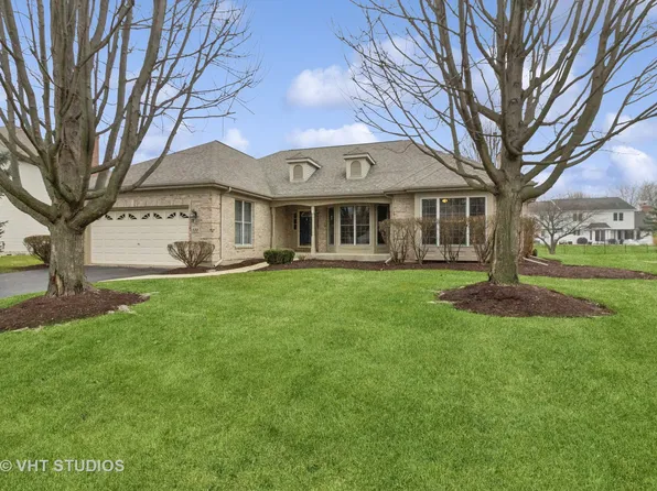 122 N Daniels Dr, Batavia, IL 60510